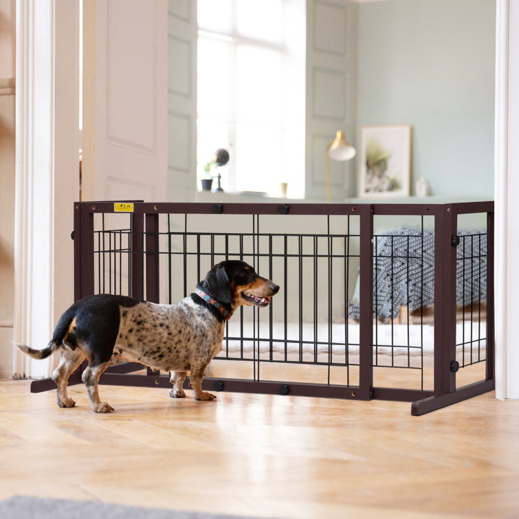 Adjustable freestanding shop pet gate